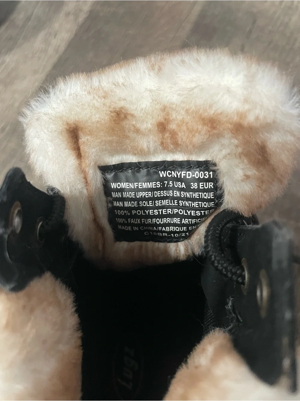 Lugz Black Lace-Up Winter Boots with Cream Faux-Fur Collar